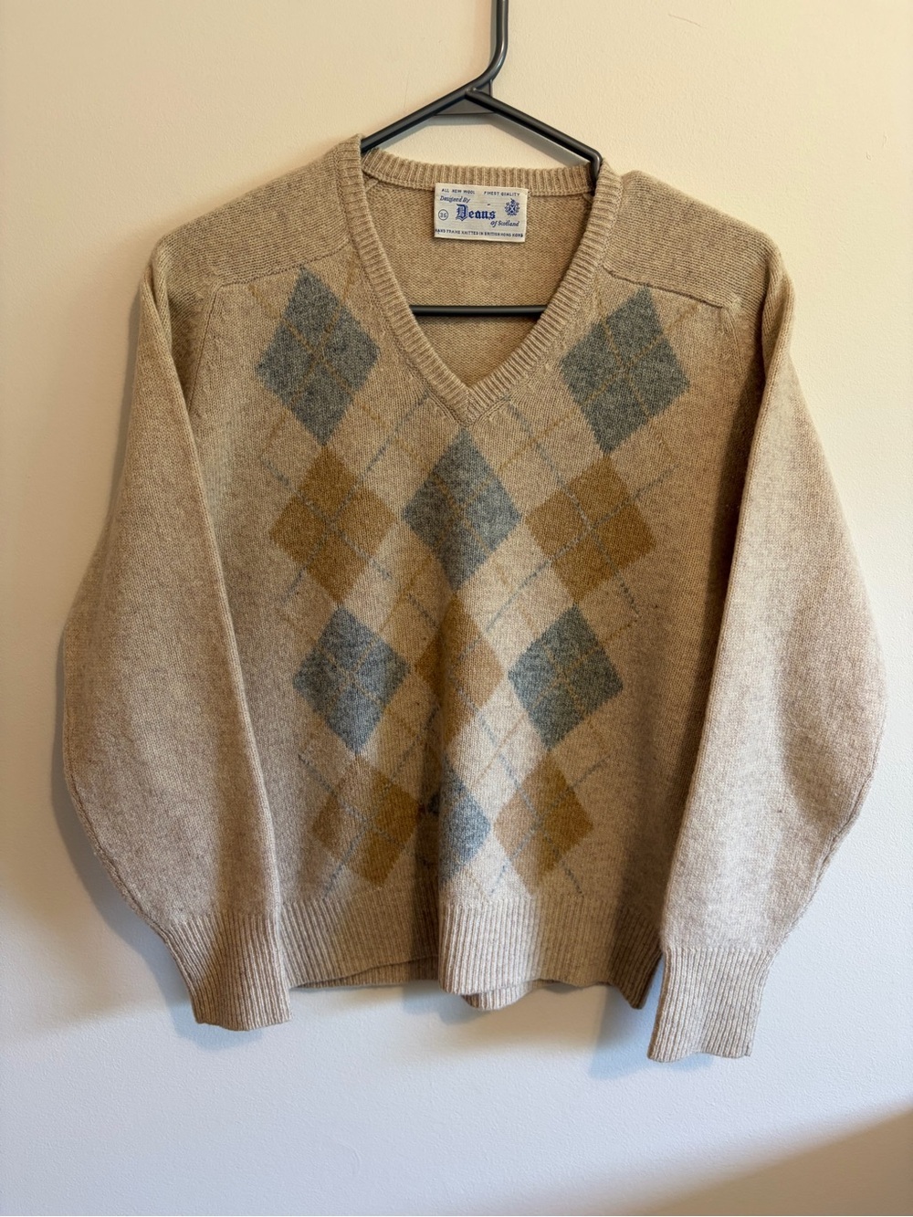 DEANS OF SCOTLAND- size 36 vintage wool v-neck argyle sweater.